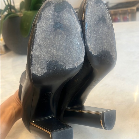 Elegant Black Ankle Boots - Picture 4 of 7